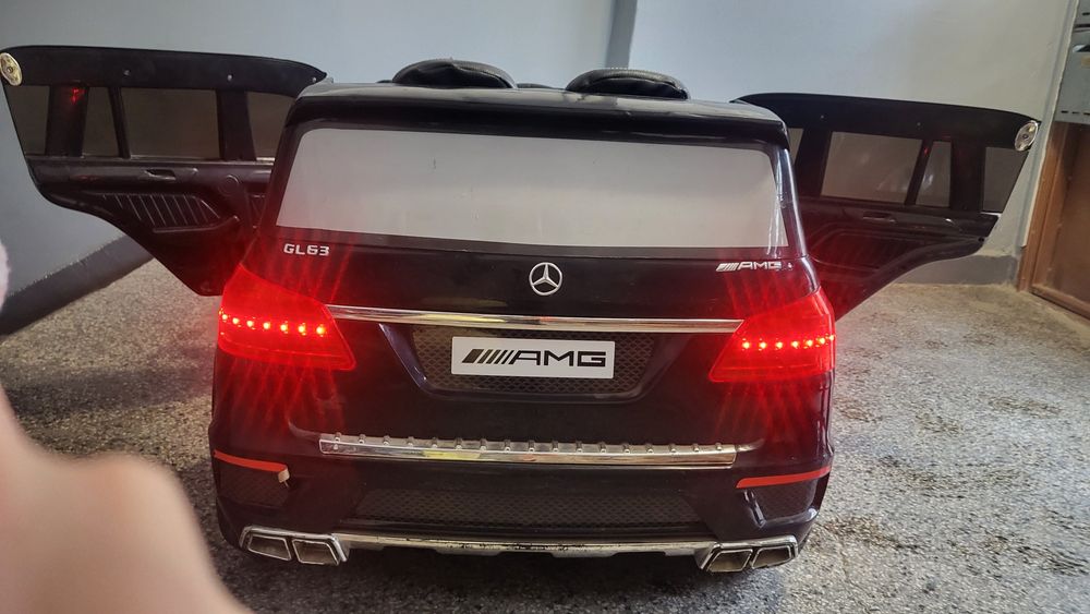 Детска акумулаторна кола