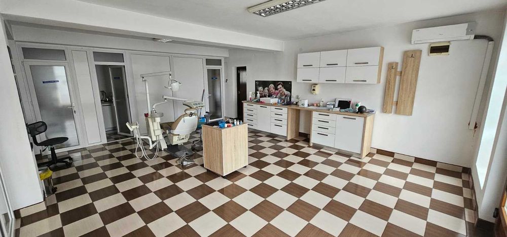 Închiriez spațiu comercial/medical - 120 mp - Abrud, str Detunata - 500€/lună