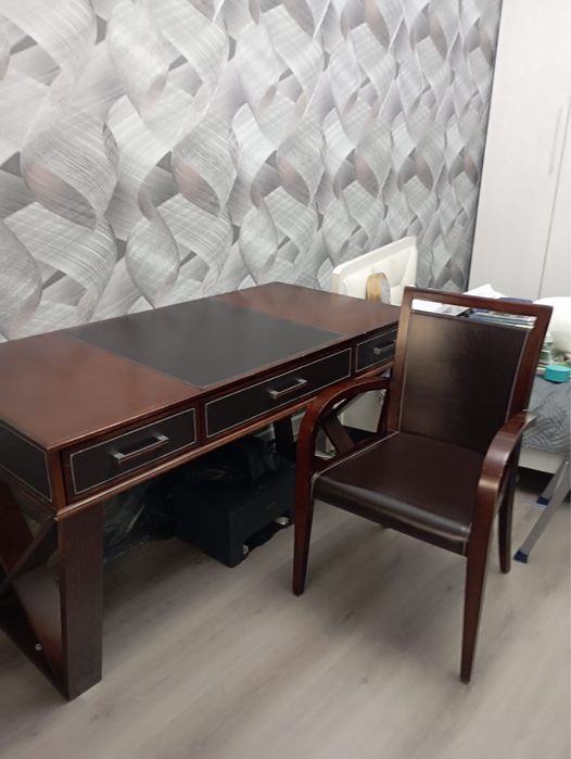 Продам письменный стол с креслом