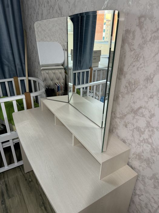 Туалетный стол