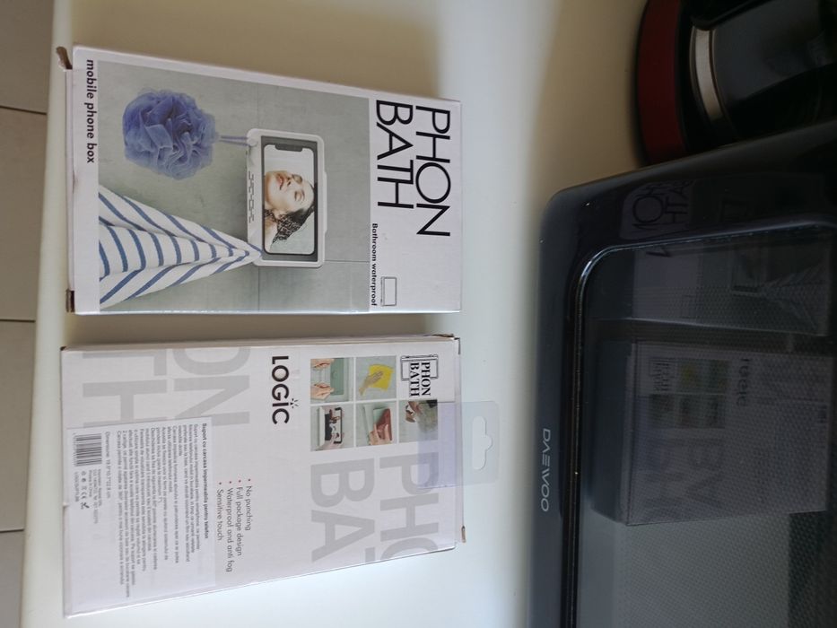 Vând suport baie, bucătărie pentru telefon până la 7",cu protecție apă