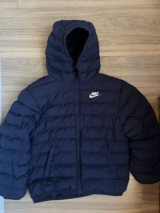 Детско яке Nike.
