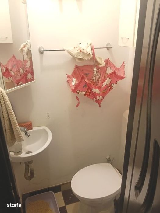 Apartament 3 camere - Etaj 1-63 mp-  2 Bai -12 minute de  Metrou Costi