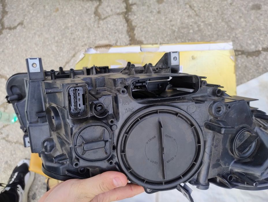 Оригинален Ляв фар Hella за BMW F10 F11