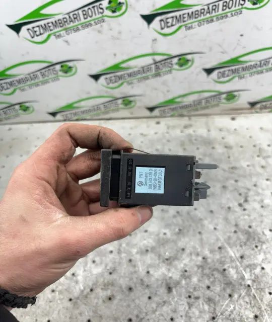 Buton dezaburire parbriz Volkswagen VW Passat 2001