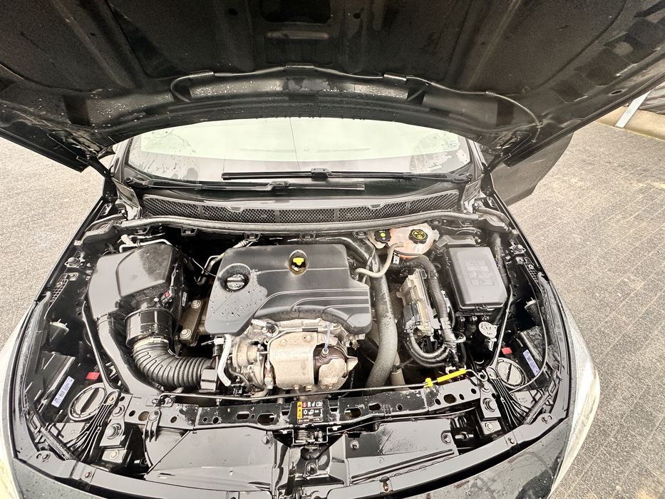 Opel Astra 2019 / Benzină / Încălzire volan + scaune / Istoric real