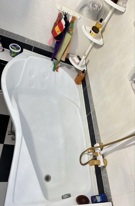 Ванна, смеситель