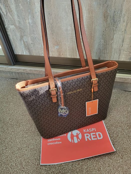 Michael Kors новый.