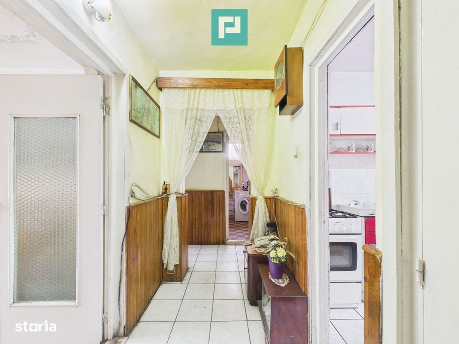 Apartament cu 3 camere zonă centrala în Lipova