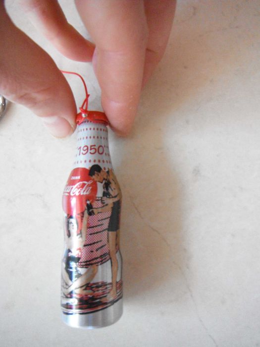 Кока Кола  нещица
