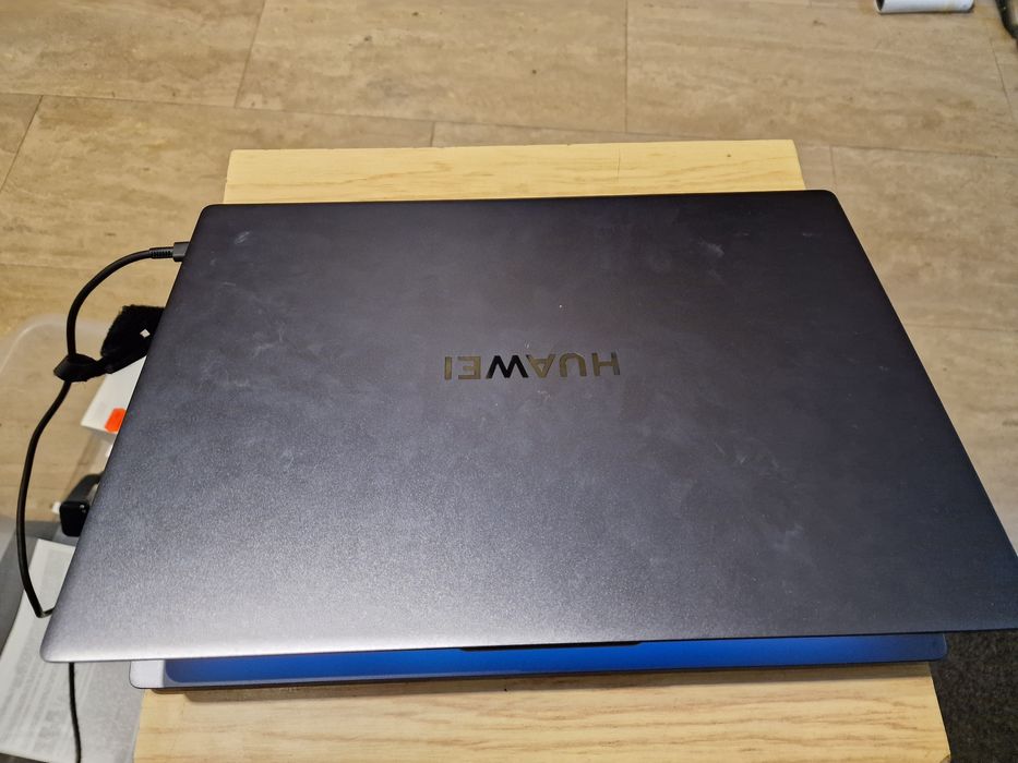 Laptop Huawei i5 gen 12
