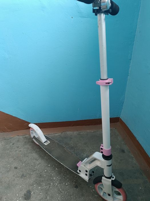 Продам самокат для девочки