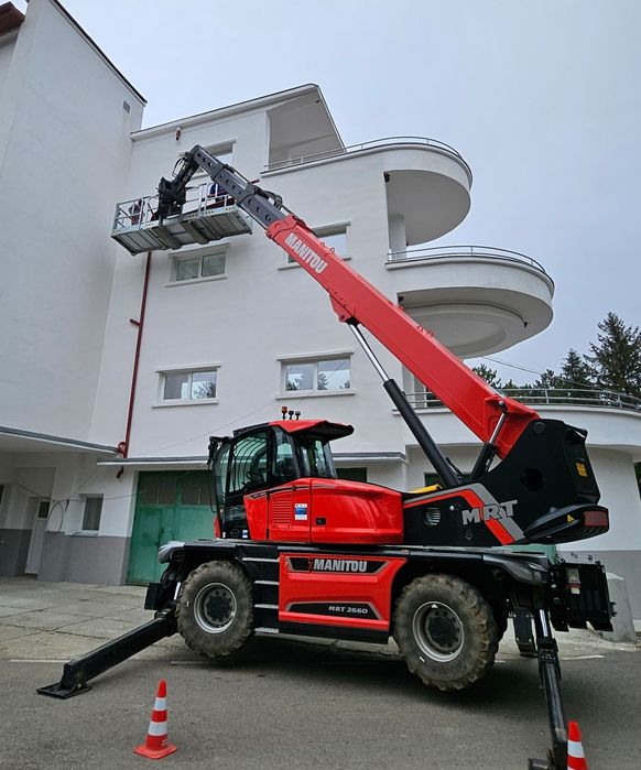 Închiriez incarcator telescopic rotativ Manitou