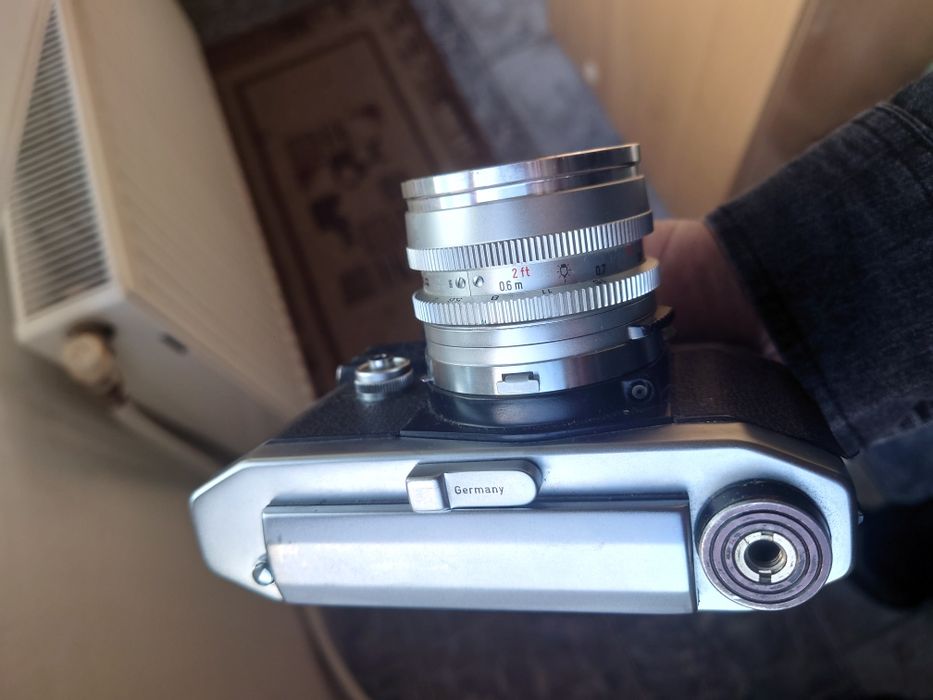 SLR Edixa Electronica cu obiectiv