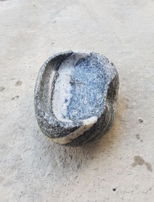 Аксесоари за баня от естествен камък