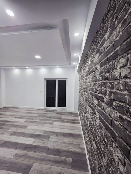 Vând apartament cu 3 camere