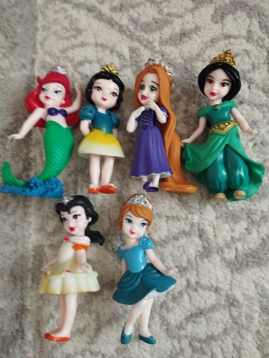 Prințese și mobilier pentru castel