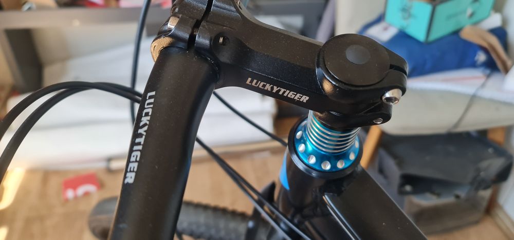 Bicicletă Tiger cadru aluminiu tare impecabilă roți pe 29 frână disc față spate impecabilă