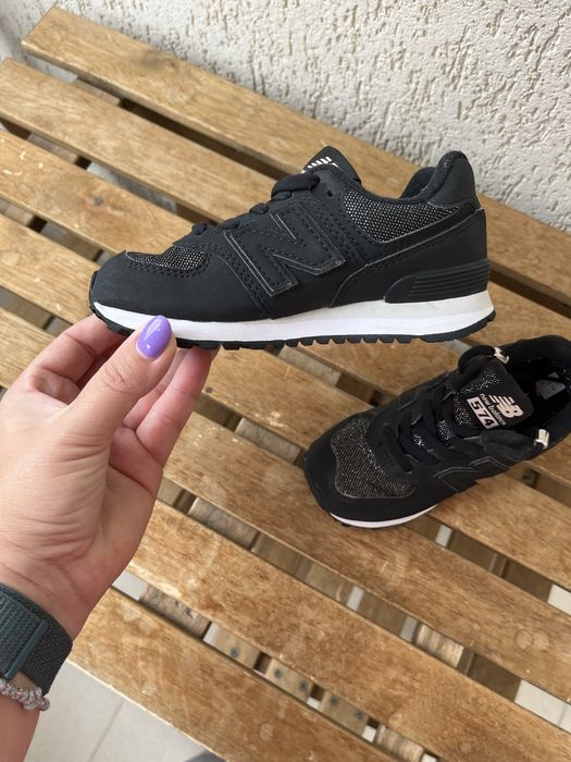 Маратонки New Balance номер 28