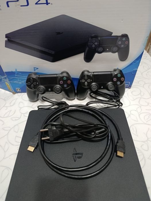 Приставка PS4 slim