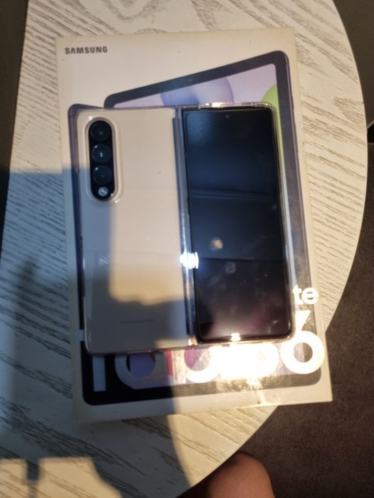 Samsung Z fold 4