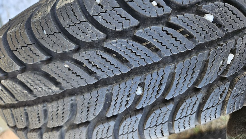 2бр гуми 165 70 14 сава