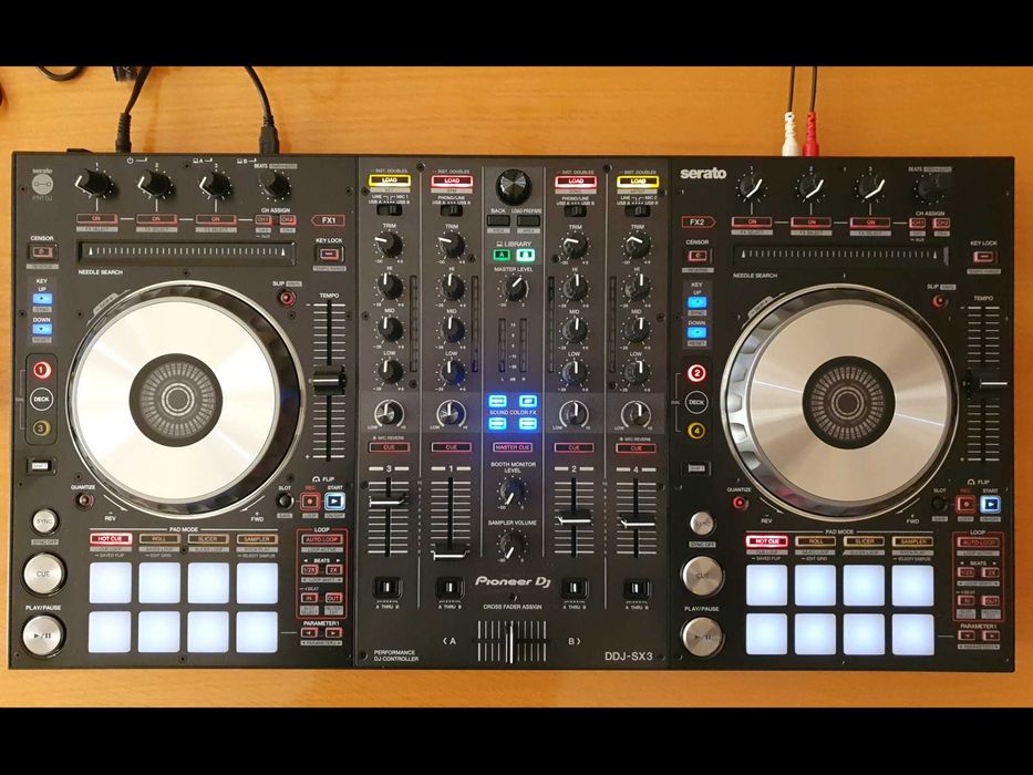 Pioneer DDJ-SX3 DJ контролер + hard case + DECKSAVER