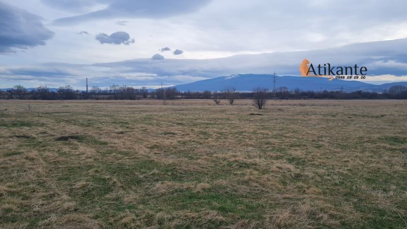 Парцел в София, област-с.Волуяк площ 1548 цена 92880