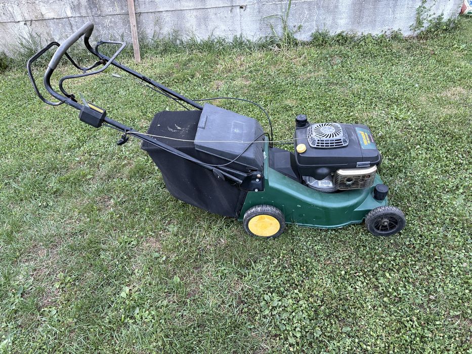 Mașină de tuns iarba Yard-Man YM 6018 SAK – Kawasaki, autopropulsată, cu coș