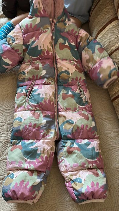 продам детскую верхнюю одежду