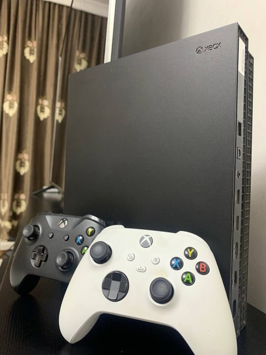 Xbox one 1тб 2джойстика