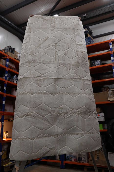 Огромен мек килим за хол 310 х 200