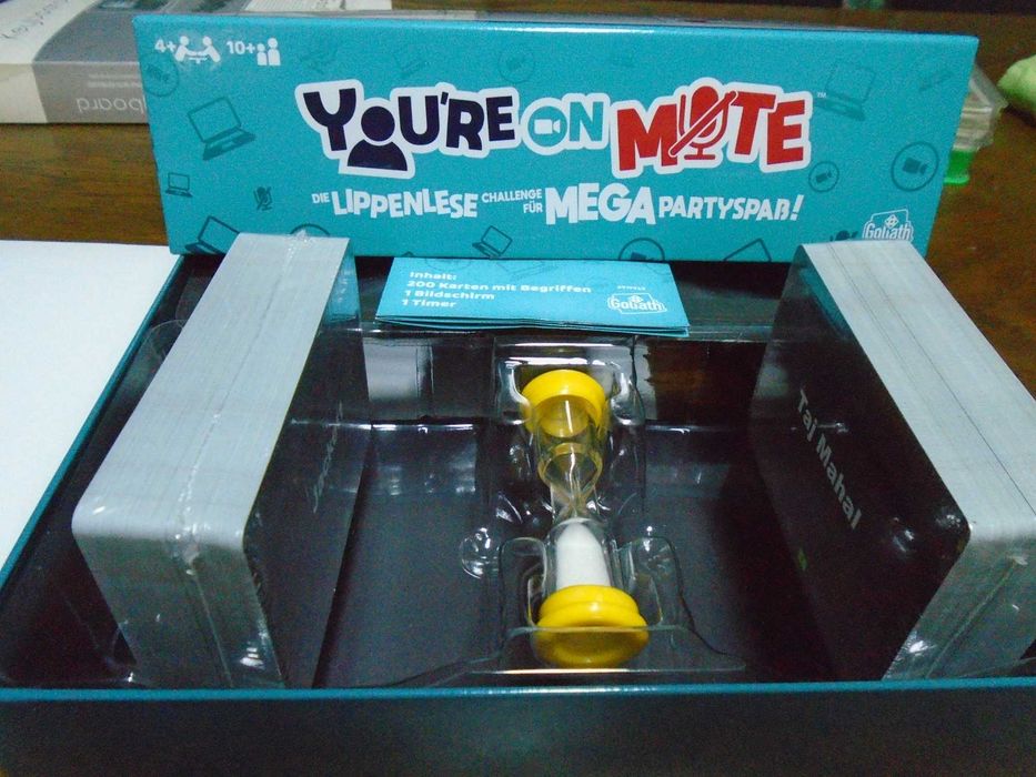 Joc de societate You're on Mute (Goliath)  - Party game / Citit pe buze
