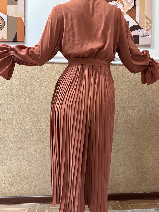 Продается вечерние платья