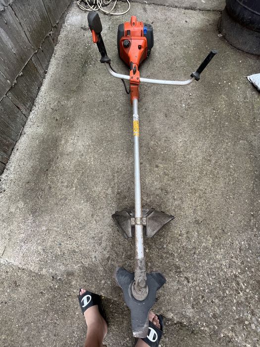 Husvarna 555 FRM