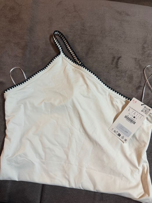 Цял бански с една презрамка