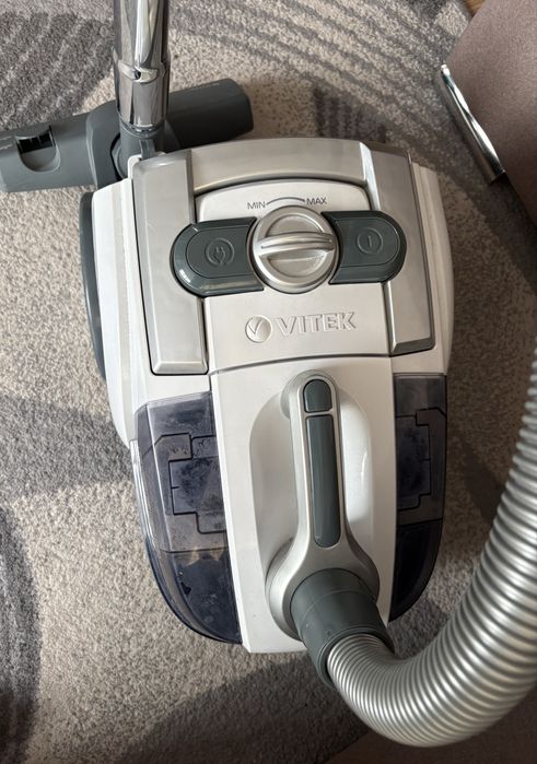Продам Пылесос Vitek
