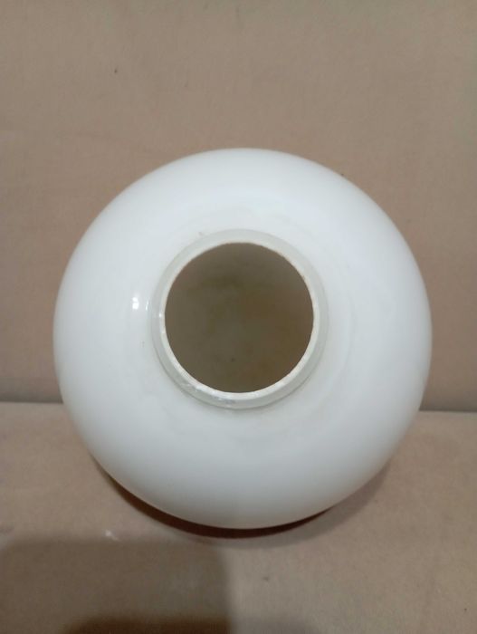 Стъклен абажур. Стъкло за лампа. Чашка за полилей