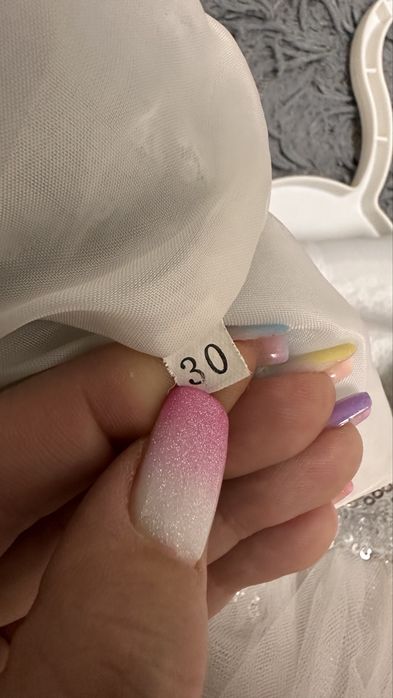 Продаю платье праздничное