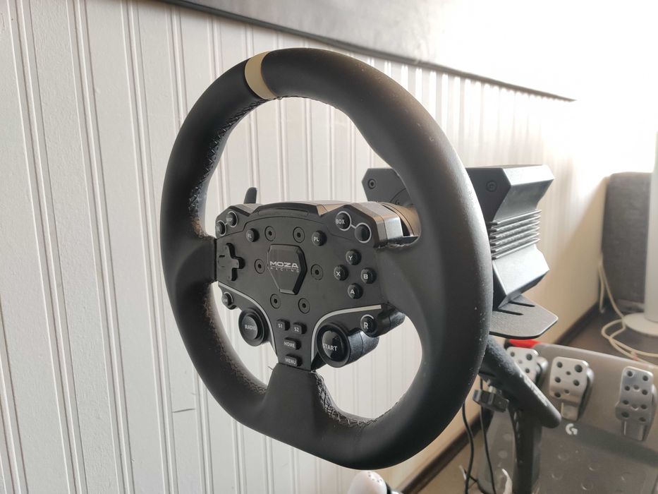 Moza R9 v2 ES wheel
