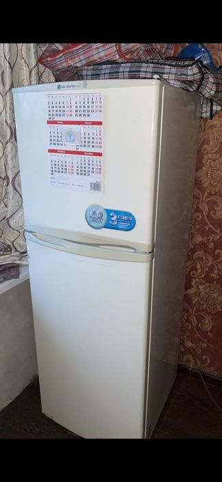 Холодильник с морозилкой