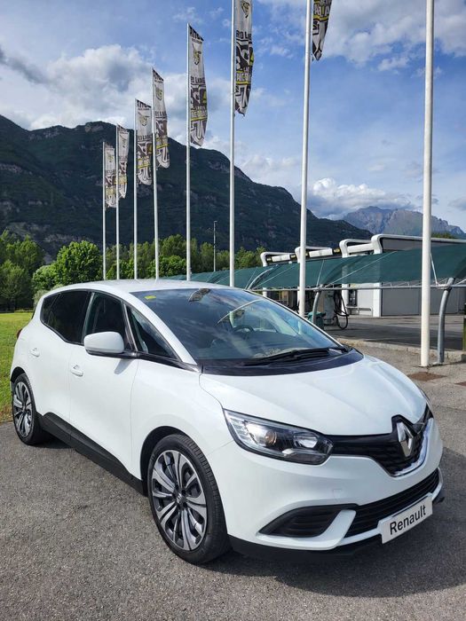 Renault Scénic doar 17.000km !!!