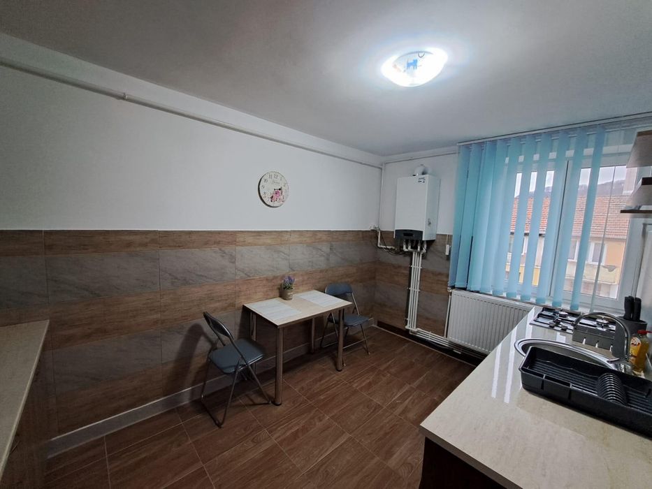 Inchiriez garsoniera