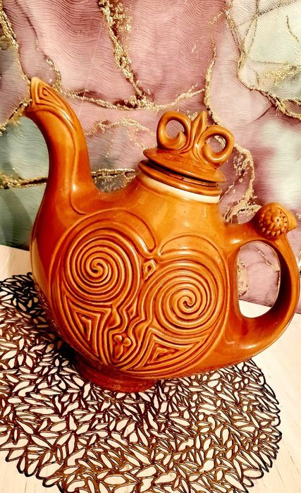 Продам заварочный чайник  2л.