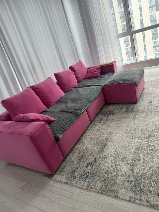 Продаю диван угловой раскладывается