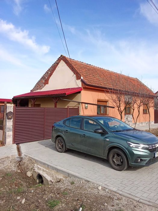 Casă de vânzare, renovată complet, mobilată și utilata