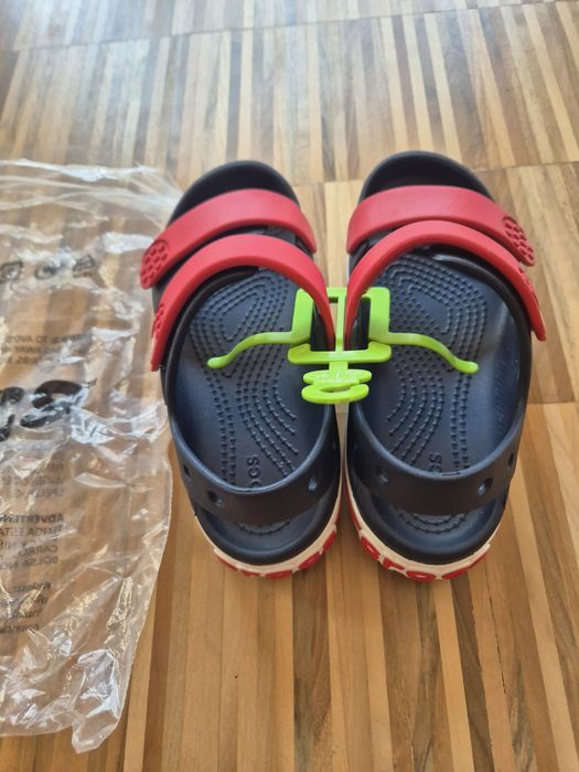 Нови сандали crocs