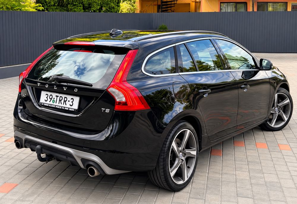 Volvo V60 T3 2012 1.6 Benzină 150 CP / Piele / R18 / Carte Service