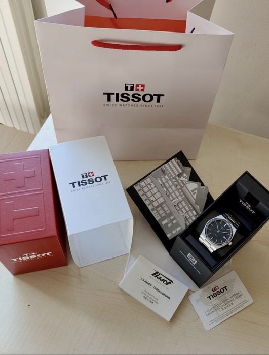Tissot PRX Quartz с черен циферблат