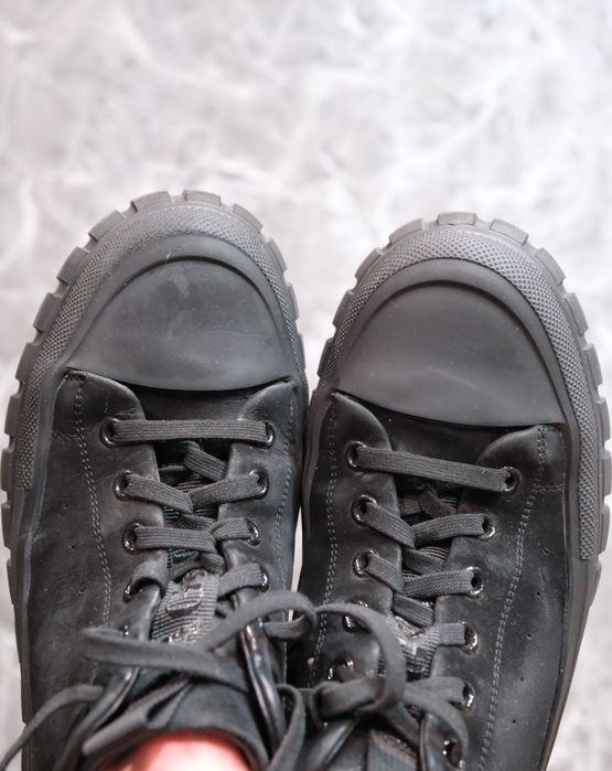 Кроссовки черные размер 40